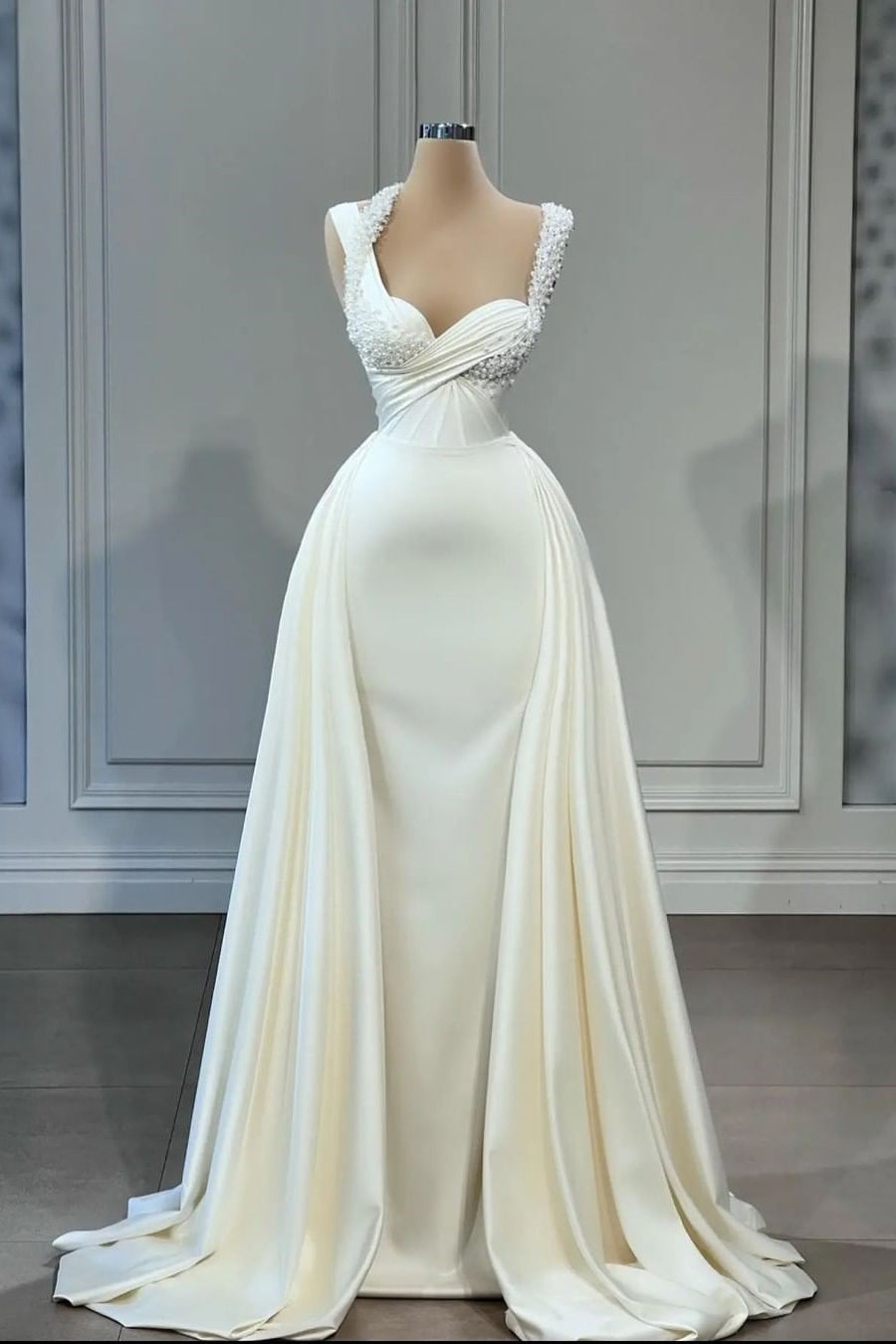 Glorious A-line Sleeveless Sweetheart Beading Bridal Dress