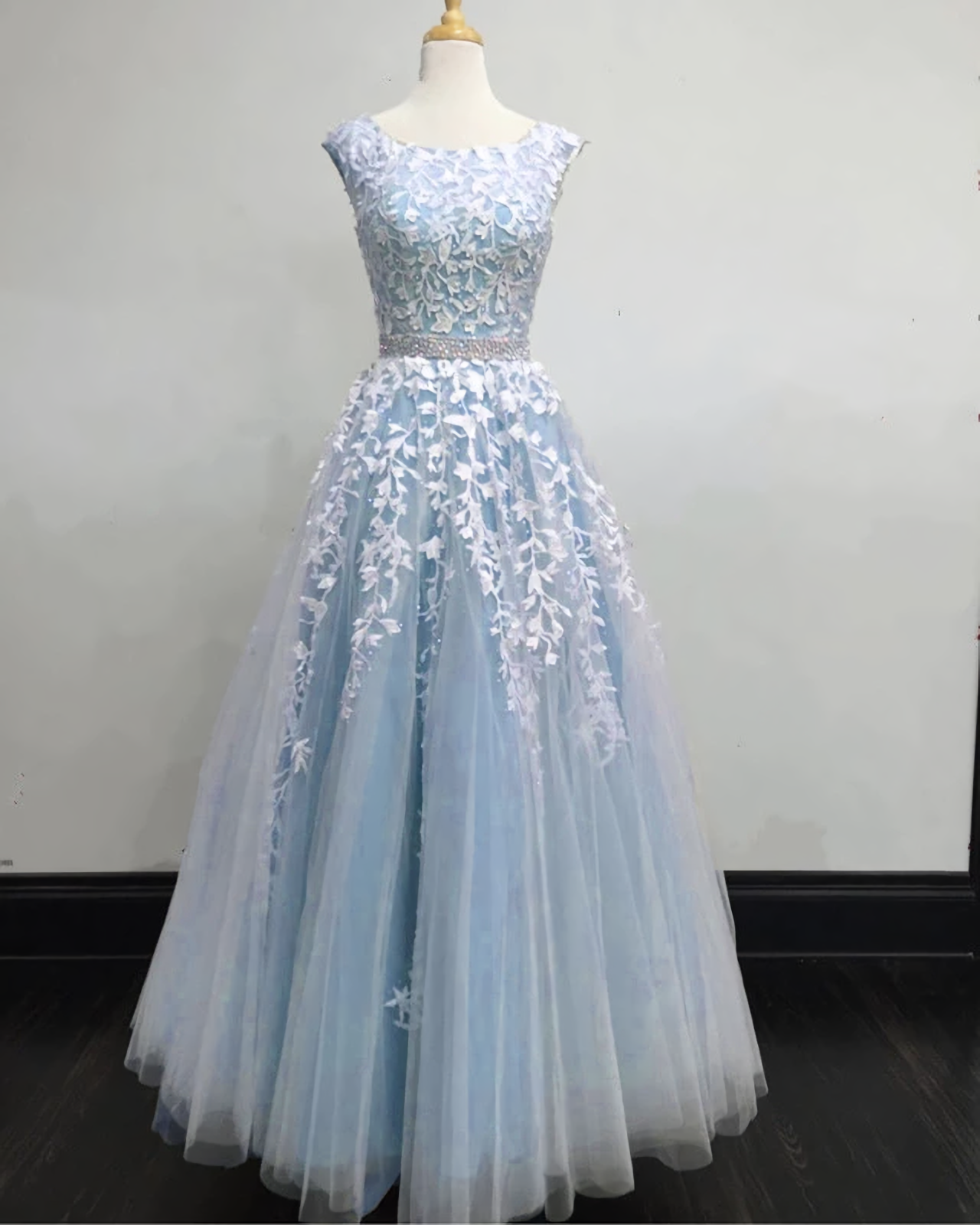 Modest Prom Dresses, Tulle Cap Sleeves Lace Embroidery