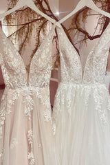 Modest Long A-line V-neck Backless Tulle Lace Wedding Dress